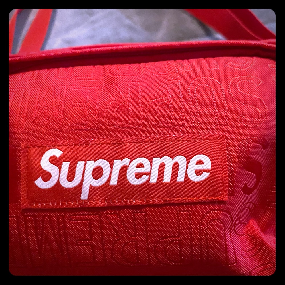 Authentic S/S 19 Supreme Red Shoulder Bag